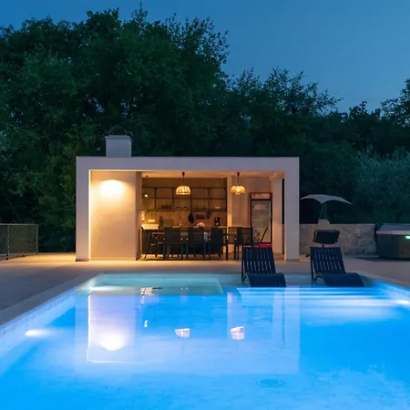 Amazing In With Sauna 度假居 *