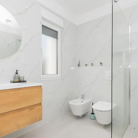 度假居 Amazing In With Sauna Grubine