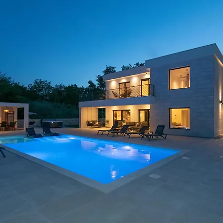 度假居 Amazing In With Sauna Grubine