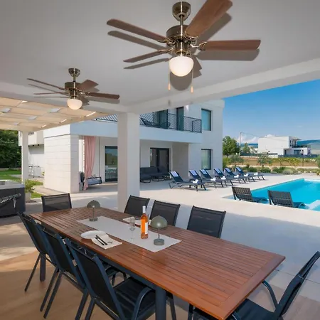 Amazing In With Sauna 度假居 Grubine