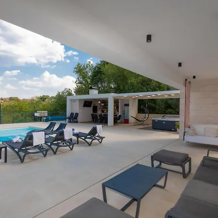 Amazing In With Sauna 度假居 *